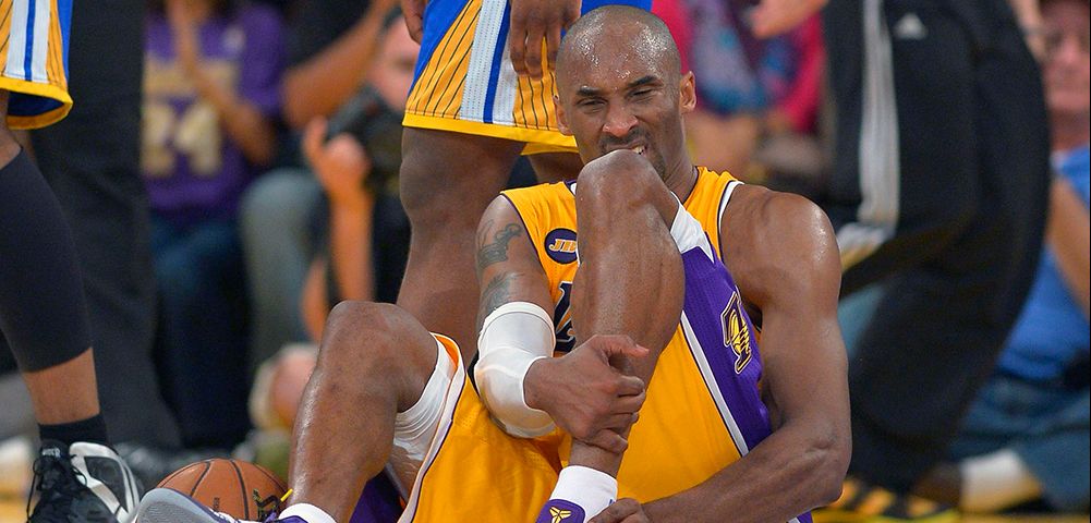 2013-04-12T22-46-17_kobe-hurt-hero-041213