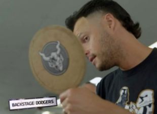 Backstage: Kelly gets a cut
