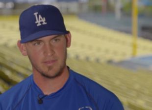 Connected With: Yasmani Grandal promo